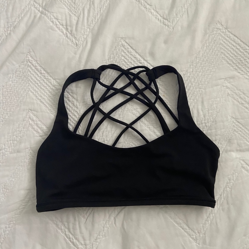 Lululemon free to be bra size 4 black